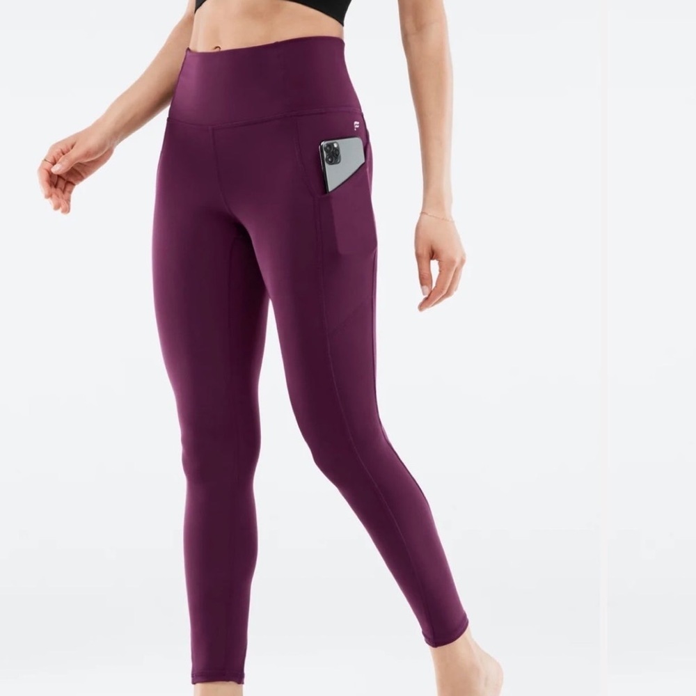(A4) Fabletics Oasis High-Waisted 7/8 Legging,‎ Size Medium, Burgundy, NWT